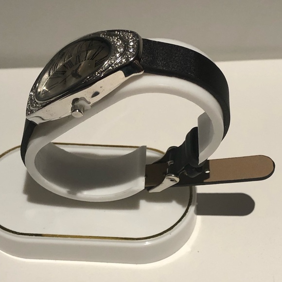 3/$40 Avon Oval Rhinestone Watch - Picture 3 of 5